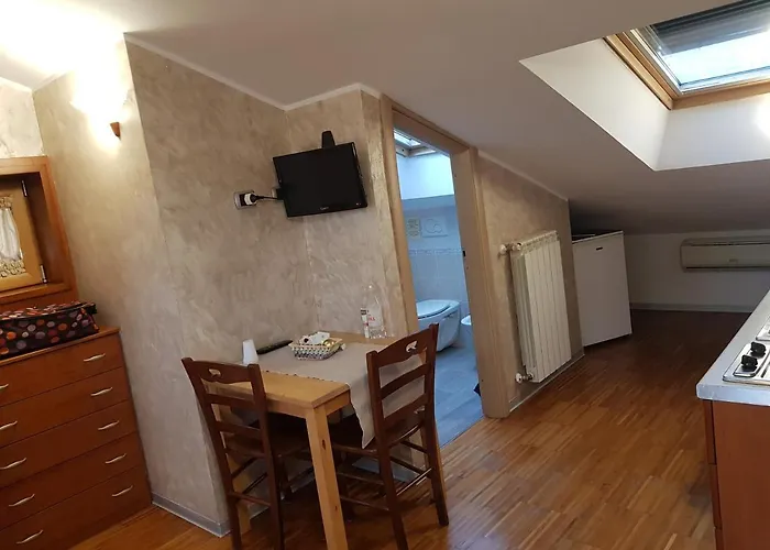 Aurelia Garden Gold Bed and Breakfast 4*