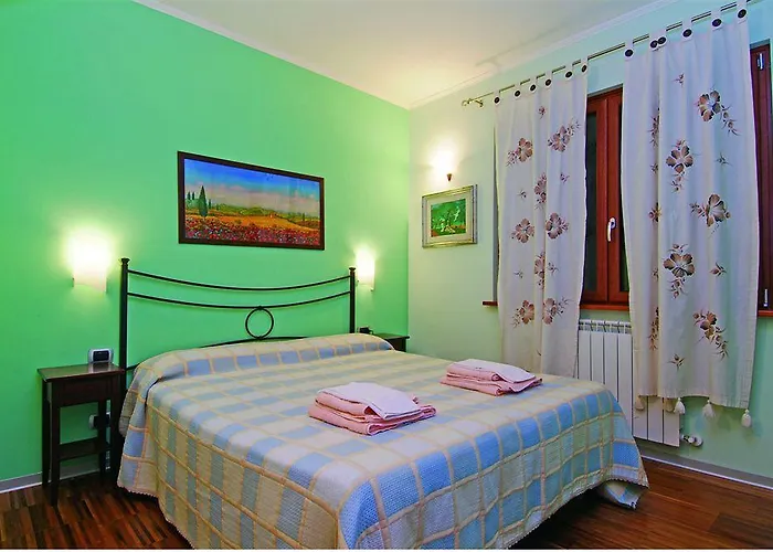 Aurelia Garden Gold