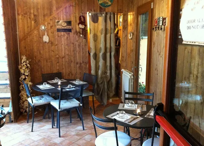 Aurelia Garden Gold Acomodação com café da manhã  4*