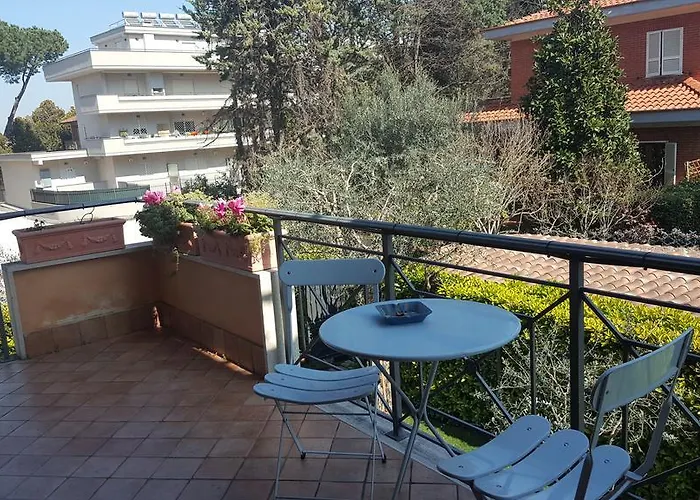 Aurelia Garden Gold