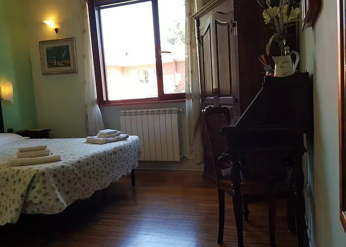 Acomodação com café da manhã  Aurelia Garden Gold 4*
