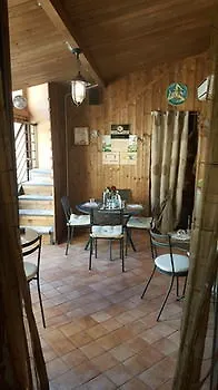 Acomodação com café da manhã  Aurelia Garden Gold 4*